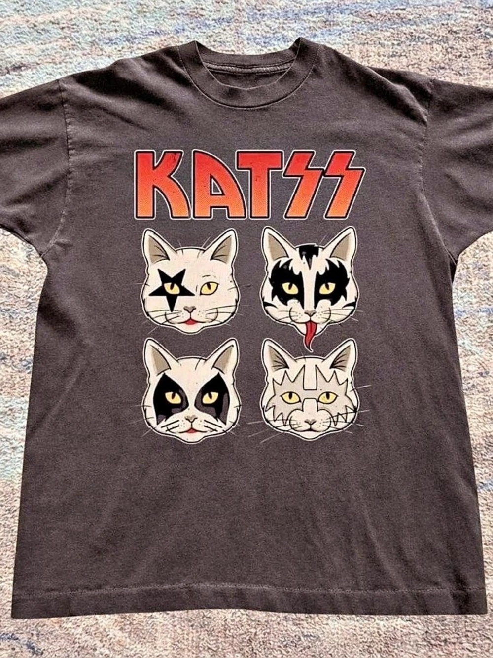 KATZ Short Sleeve Graphic Tee in Brown